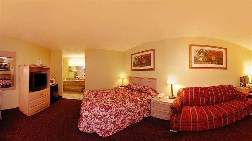 Hotel Econo & Maingate